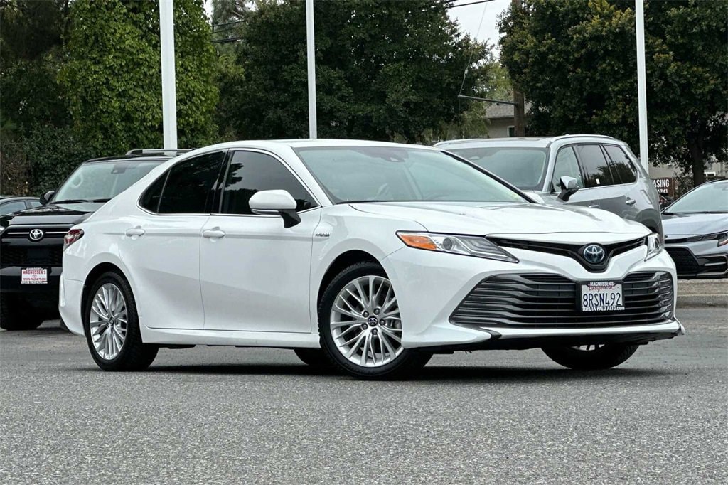 Used 2020 Toyota Camry XLE with VIN 4T1F31AK5LU531663 for sale in Palo Alto, CA