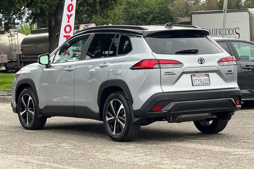 2025 Toyota Corolla Cross Hybrid XSE photo 4