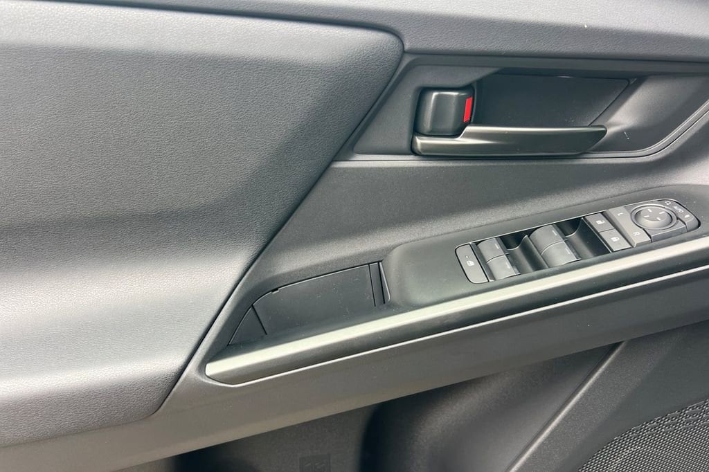 2026 Toyota bZ XLE photo 3