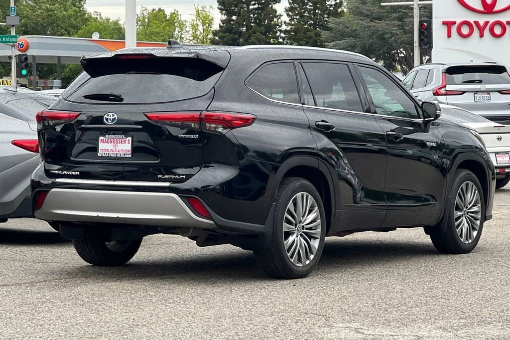 2021 Toyota Highlander Hybrid Platinum photo 2