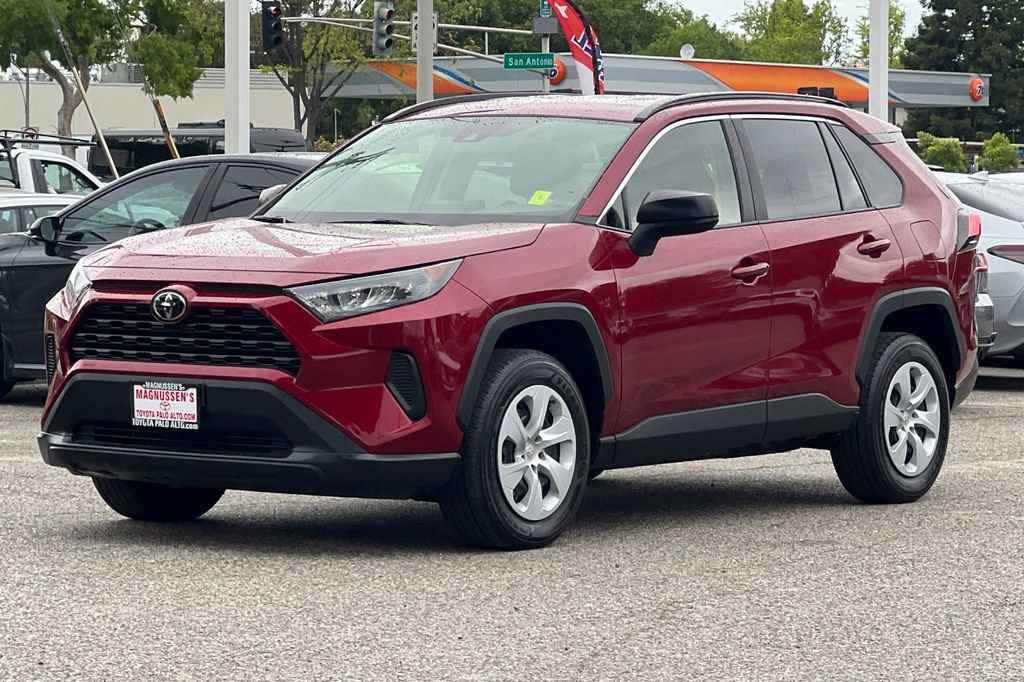 2021 Toyota RAV4 LE photo 6