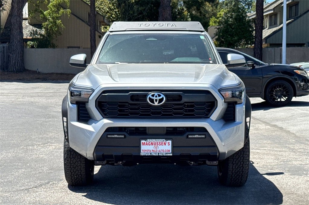 2025 Toyota Tacoma TRD Off-Road photo 3