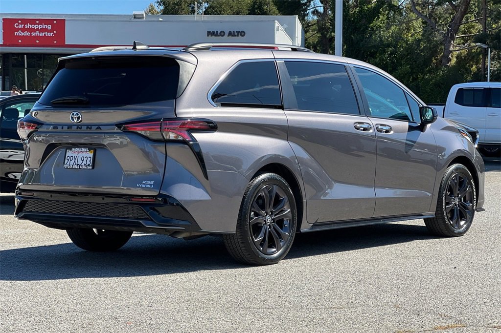 2022 Toyota Sienna XSE photo 4