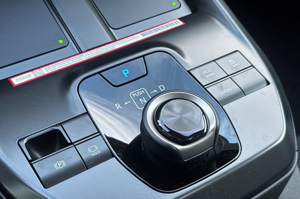 2026 Toyota bZ XLE - Photo 18