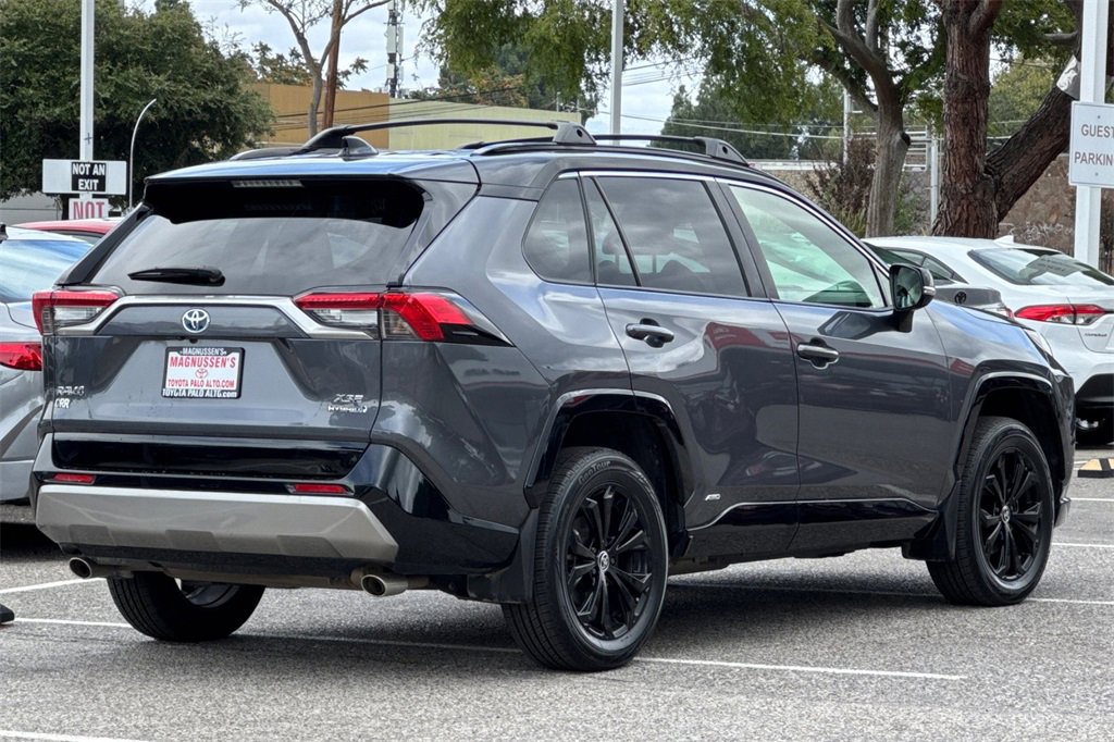 2023 Toyota RAV4 Hybrid XSE photo 3