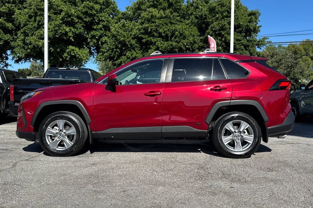 2024 Toyota RAV4 Hybrid LE photo 6