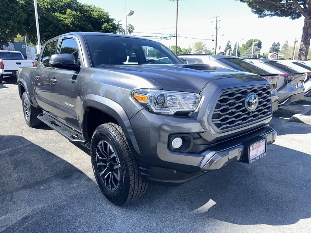 View vehicle photo 2