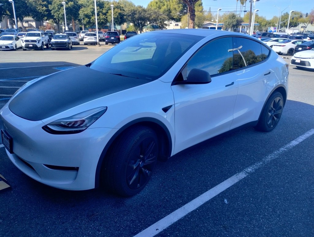 2022 Tesla Model Y Long Range photo 2