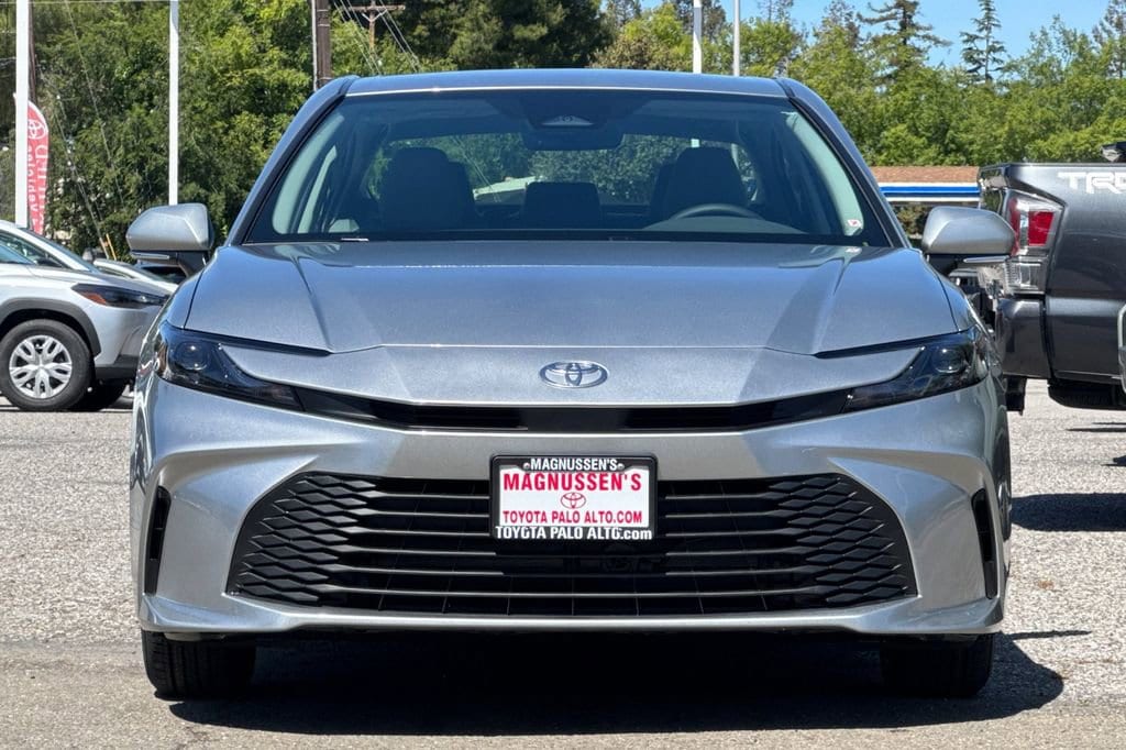 2026 Toyota Camry LE photo 3