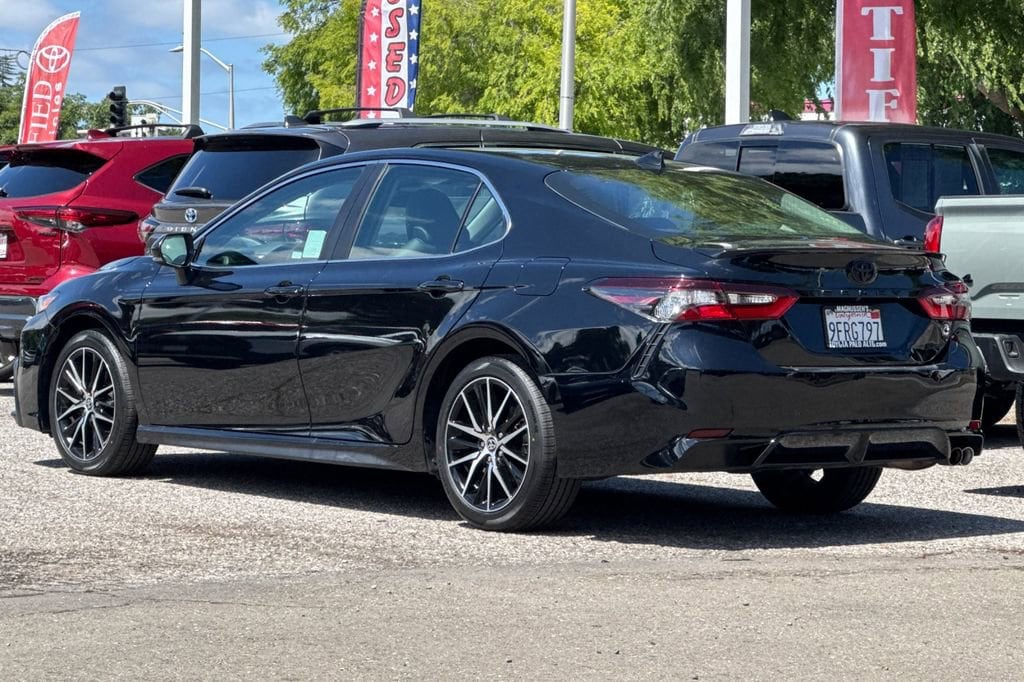 2023 Toyota Camry SE photo 4