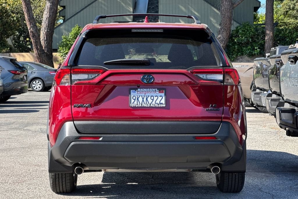 2024 Toyota RAV4 Hybrid LE photo 4