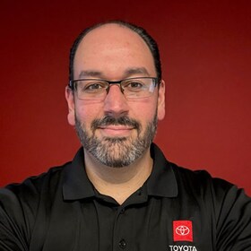 Staff member Dustin Ceron from ID_15111d521ff8
