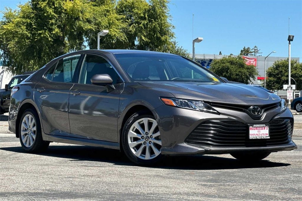 Used 2020 Toyota Camry LE with VIN 4T1C11BK5LU009770 for sale in Palo Alto, CA