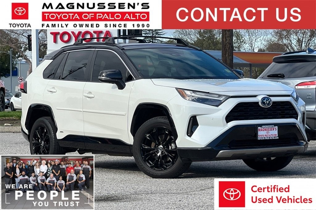 2022 Toyota RAV4 XSE's photo