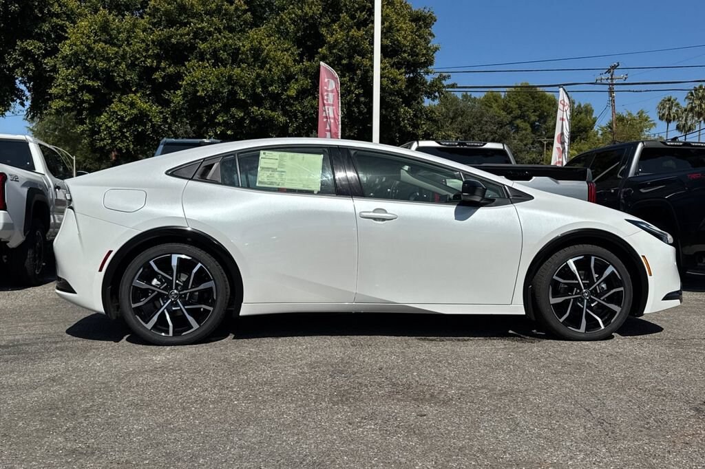 New 2026 Toyota Prius Plug-in Hybrid XSE Hatchback