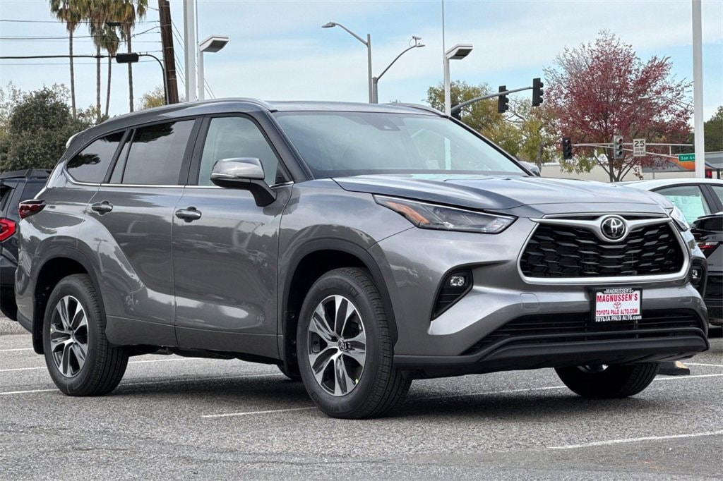 New 2026 Toyota Highlander XLE SUV