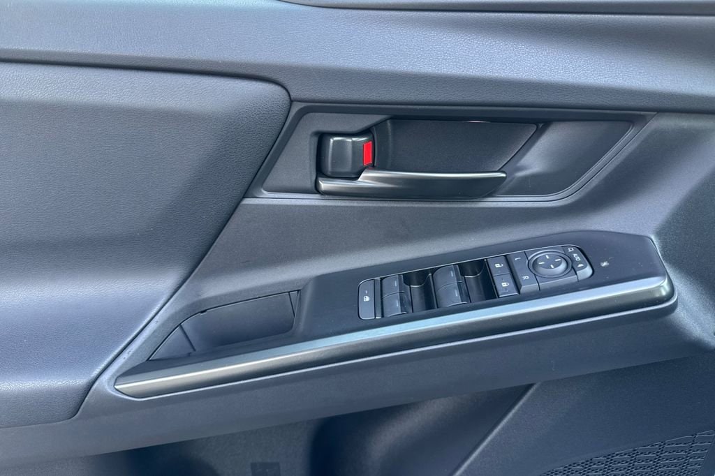 2026 Toyota bZ XLE - Photo 8