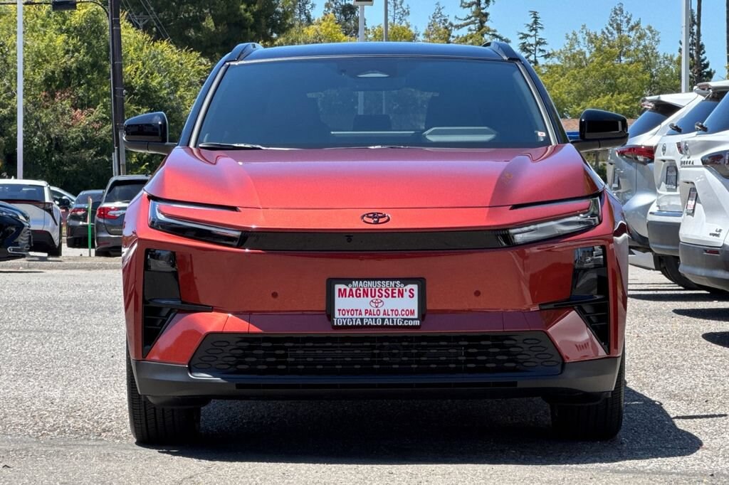 New 2026 Toyota C-HR XSE SUV