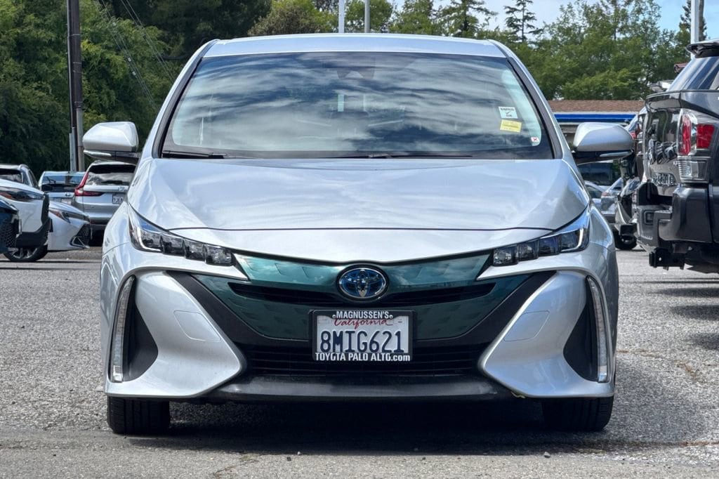 2020 Toyota Prius Prime XLE photo 3