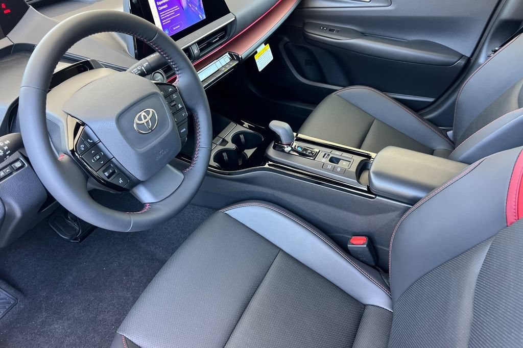 2026 Toyota Prius Plug-in Hybrid XSE - Photo 7