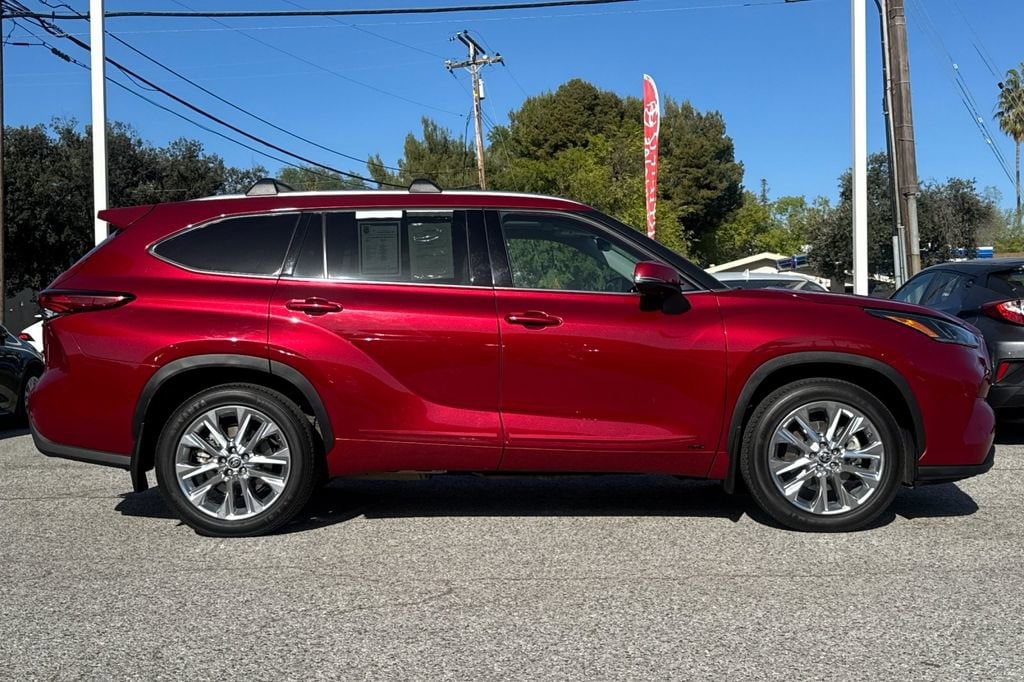 Used 2022 Toyota Highlander Hybrid Limited Sport Utility