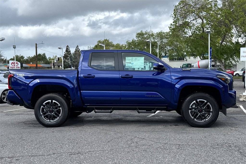 2025 Toyota Tacoma TRD Sport photo 4