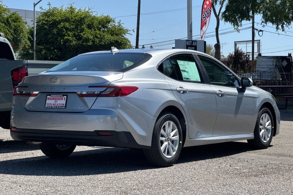 2026 Toyota Camry LE photo 5