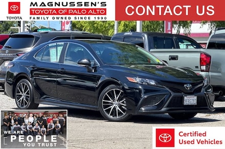 2023 Toyota Camry SE Sedan