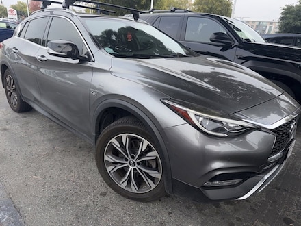 2017 INFINITI QX30 Premium Sport Utility