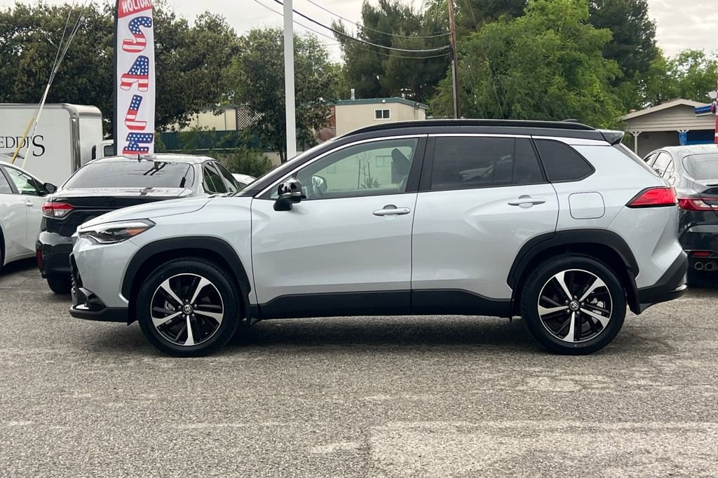 2025 Toyota Corolla Cross Hybrid XSE photo 5