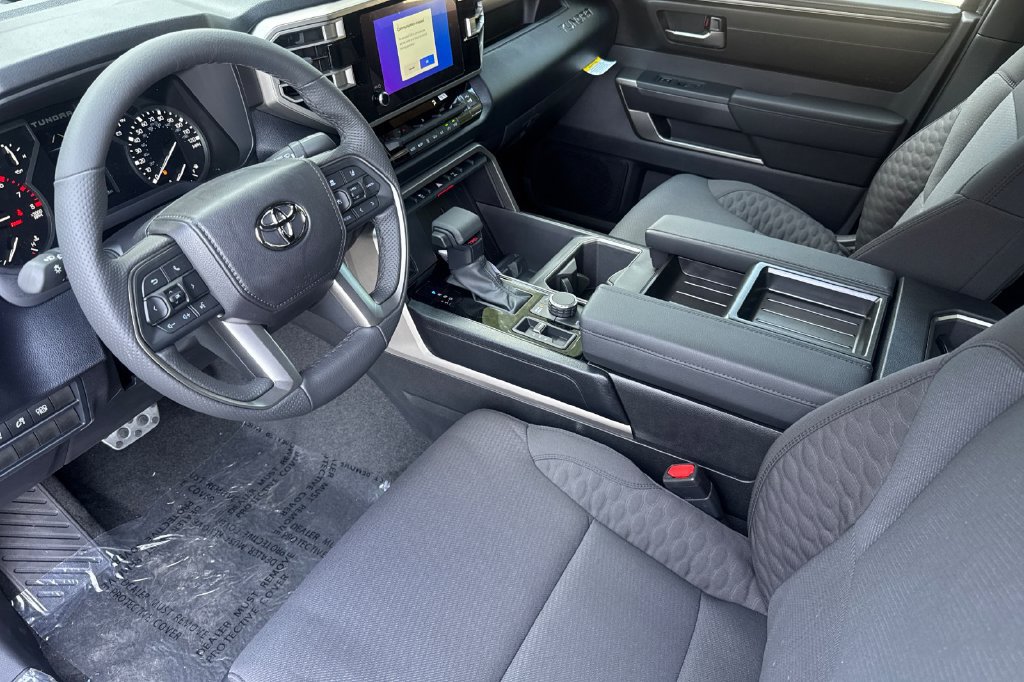 2026 Toyota Tundra SR5 - Photo 6