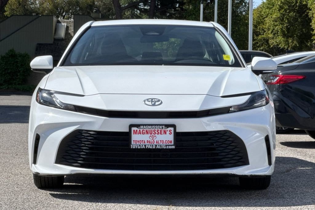 2025 Toyota Camry LE photo 3