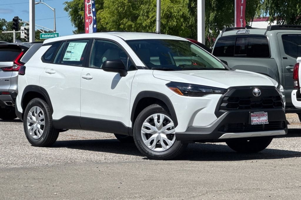 2026 Toyota Corolla Cross L photo 2