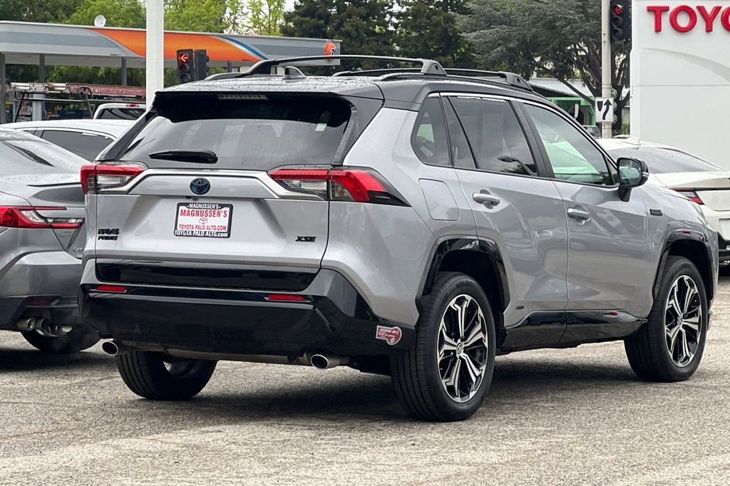 2024 Toyota RAV4 Prime XSE photo 2