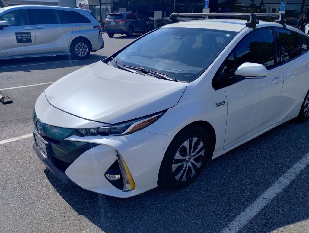 2019 Toyota Prius Prime Advanced's photo