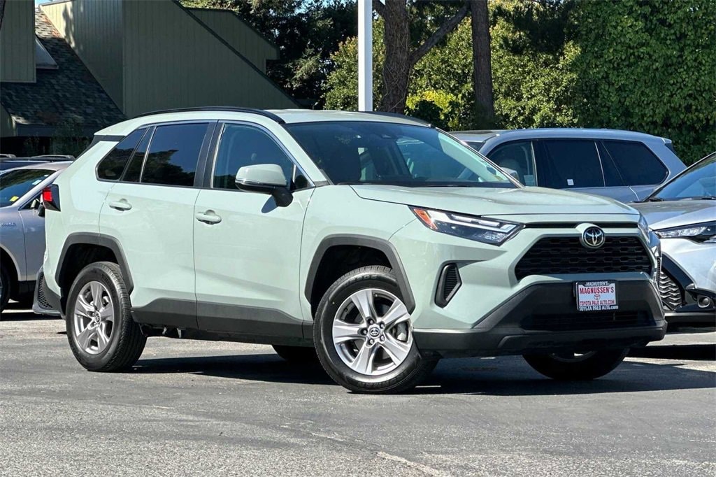 Used 2022 Toyota RAV4 XLE with VIN 2T3P1RFV3NW275738 for sale in Palo Alto, CA