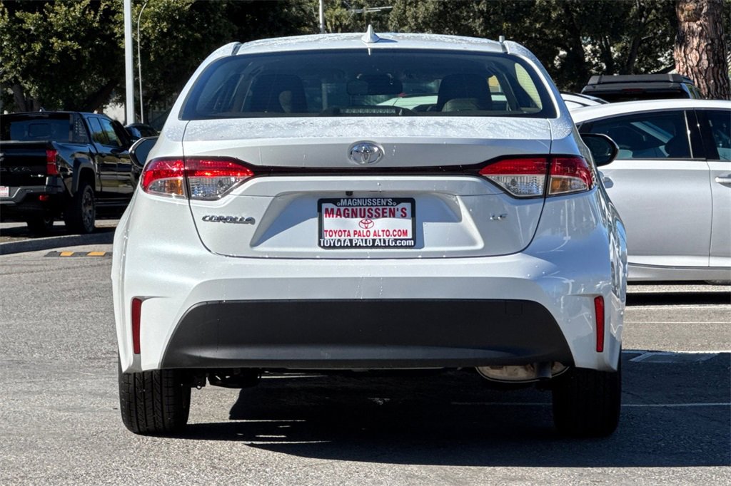 2024 Toyota Corolla LE photo 4