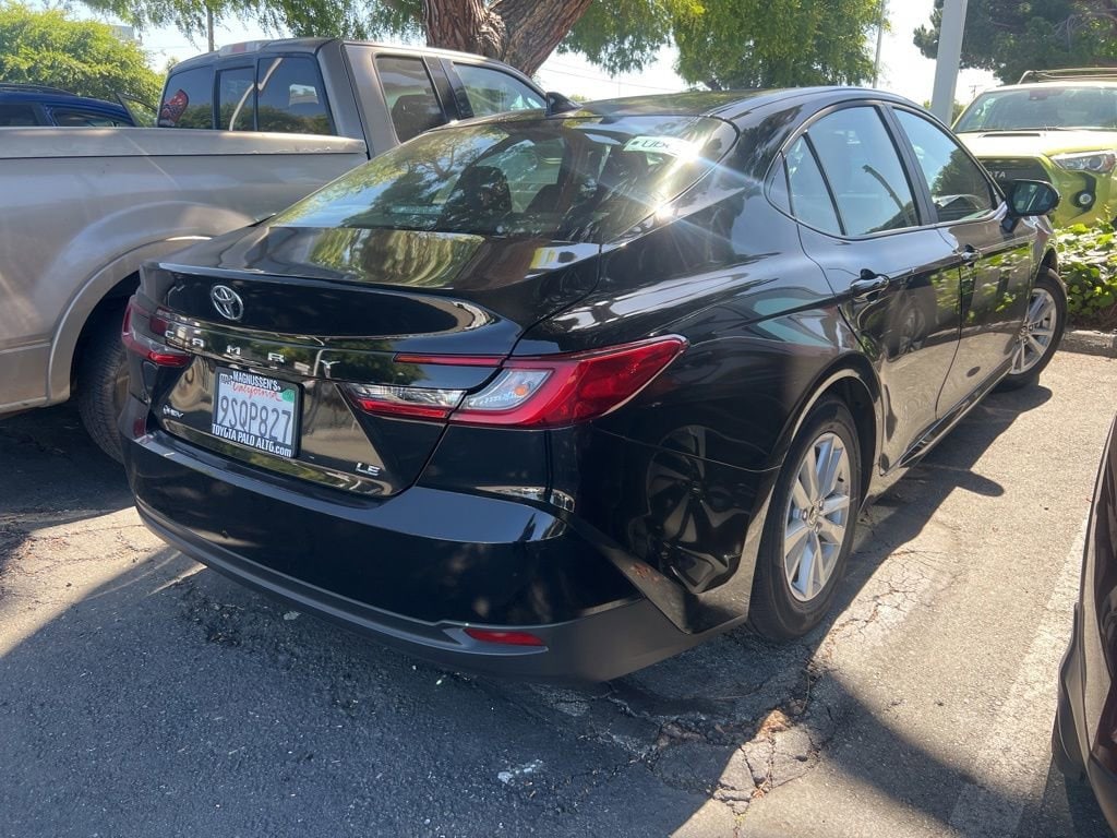2025 Toyota Camry LE photo 2