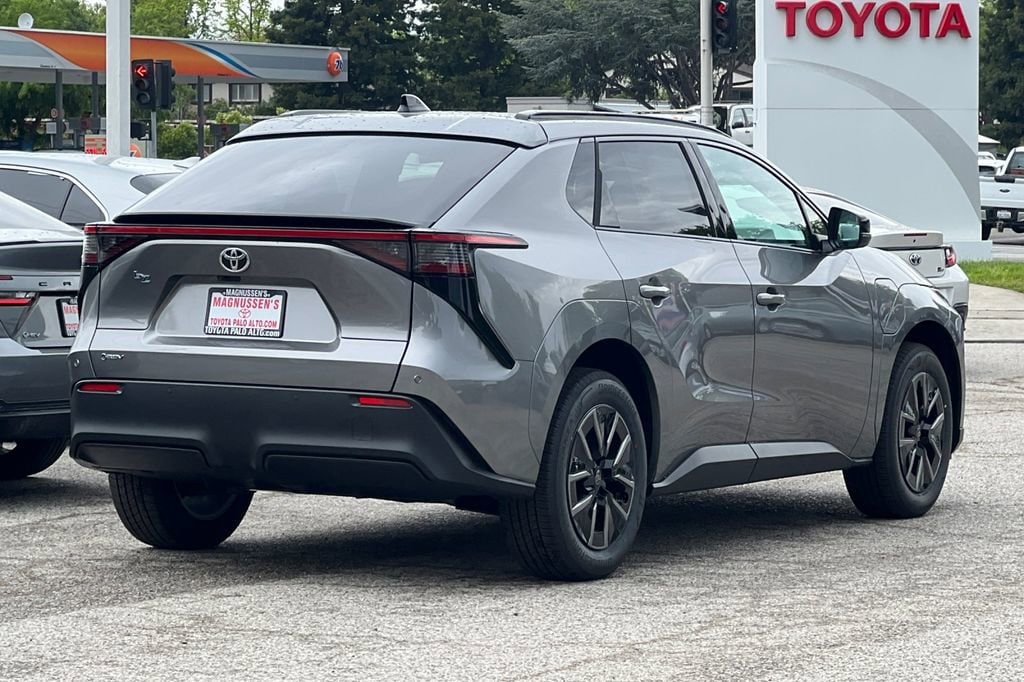 2026 Toyota bZ XLE photo 4