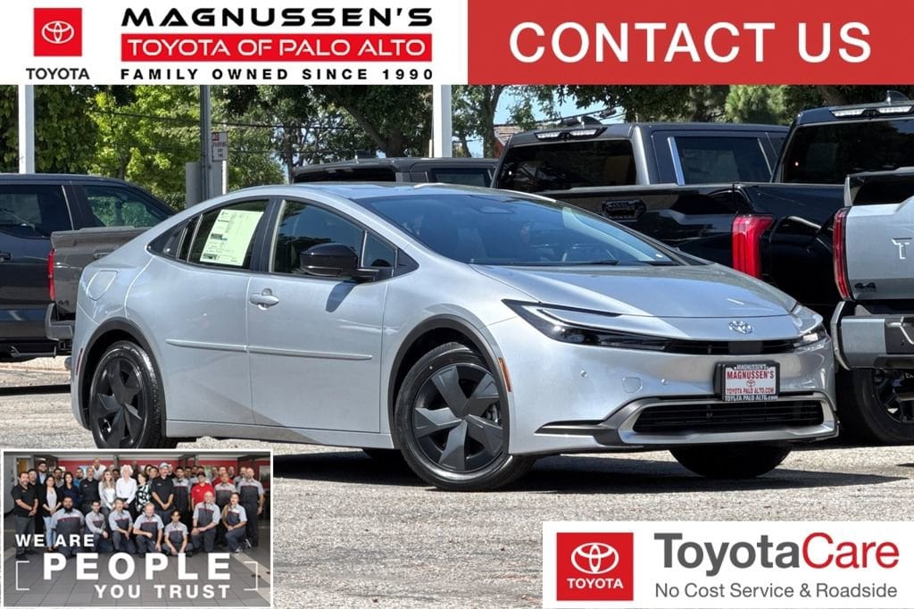 2026 Toyota Prius SE's photo