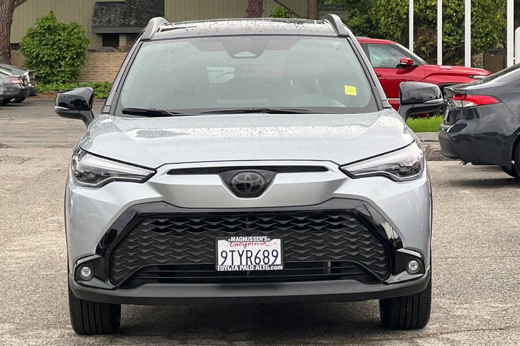 2025 Toyota Corolla Cross Hybrid XSE photo 3