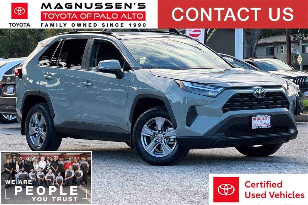 2023 Toyota RAV4 XLE's photo