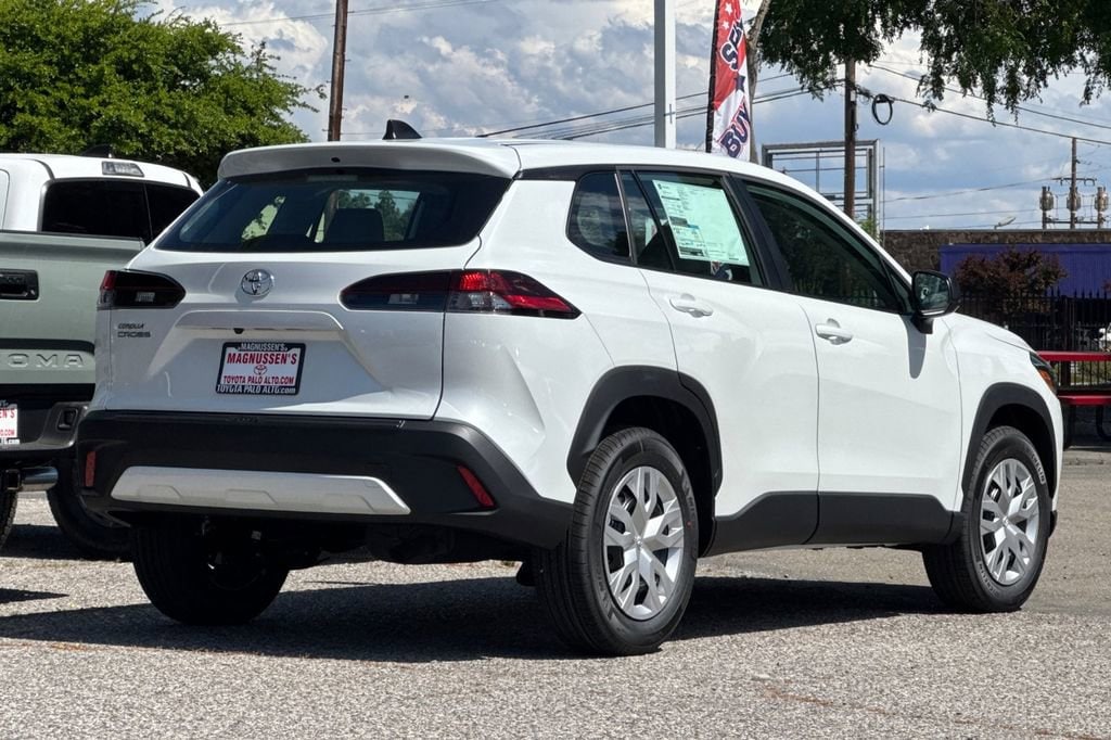 2026 Toyota Corolla Cross L photo 5