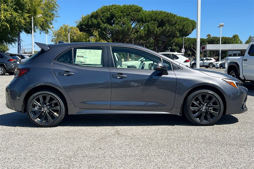 2025 Toyota Corolla XSE photo 3