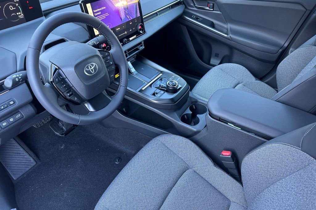 2026 Toyota bZ XLE - Photo 7