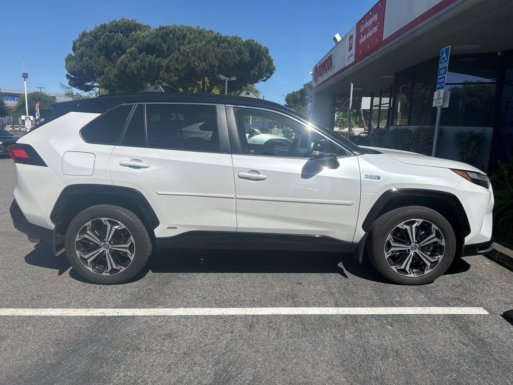 2023 Toyota RAV4 Prime XSE photo 3