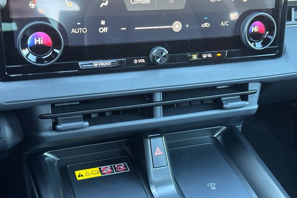 2026 Toyota bZ XLE - Photo 17