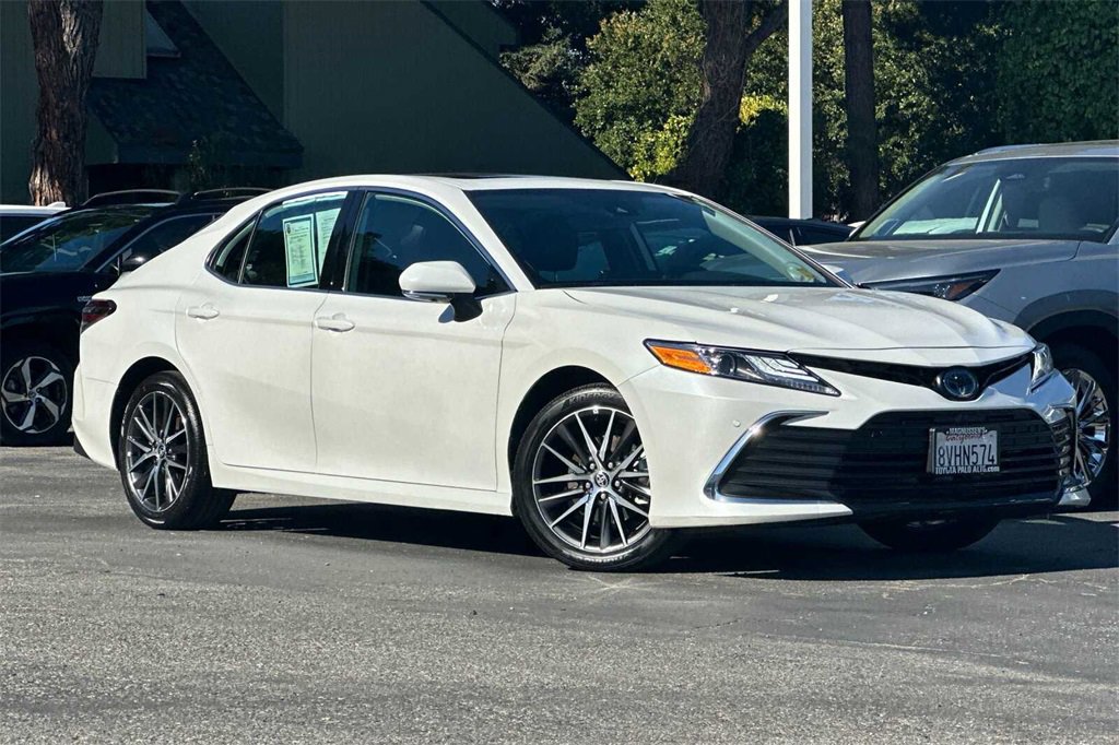 Used 2021 Toyota Camry XLE with VIN 4T1F31AKXMU551179 for sale in Palo Alto, CA