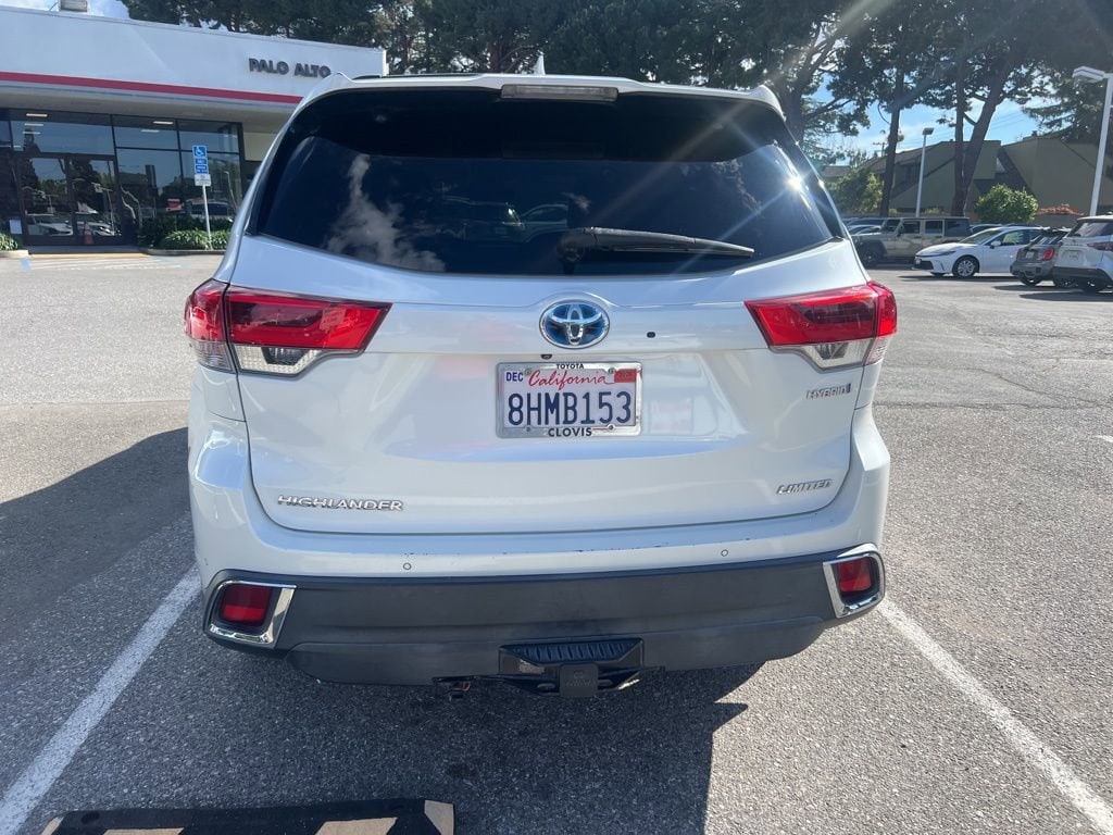 2019 Toyota Highlander Hybrid Limited photo 2