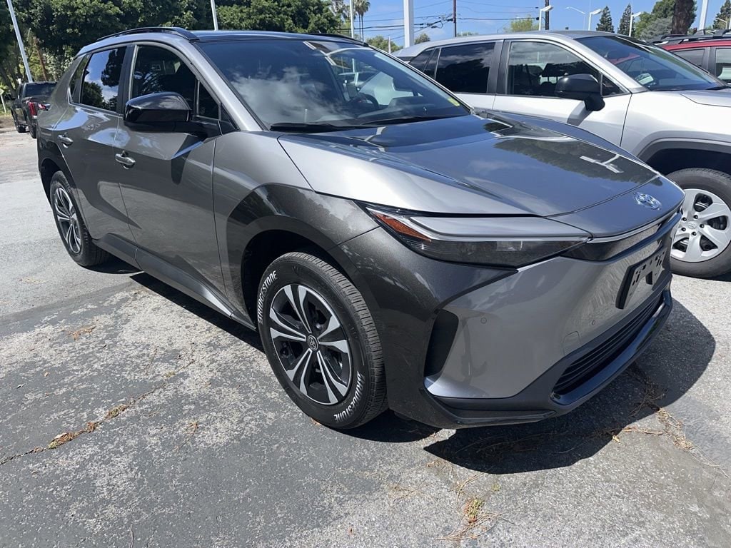 2024 Toyota bZ4X XLE photo 2